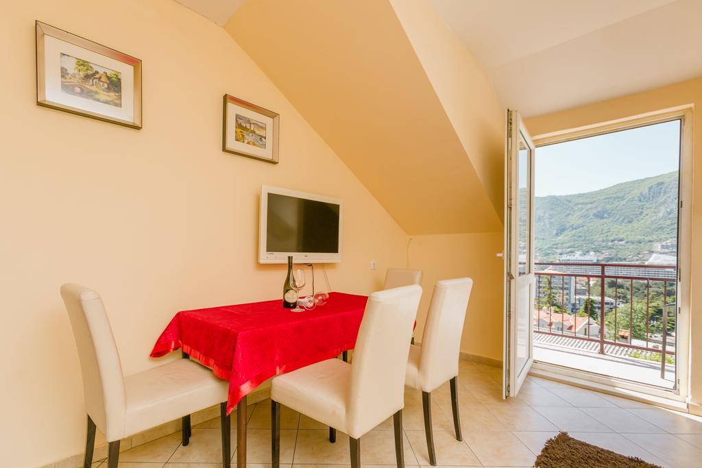 Apartments Feniks Котор Екстериор снимка